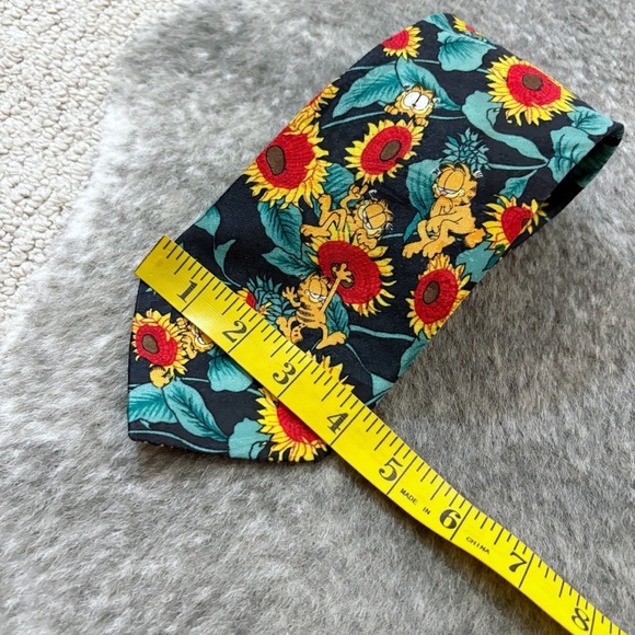Vintage Paws Addiction Garfield Tie - Picture 9 of 9